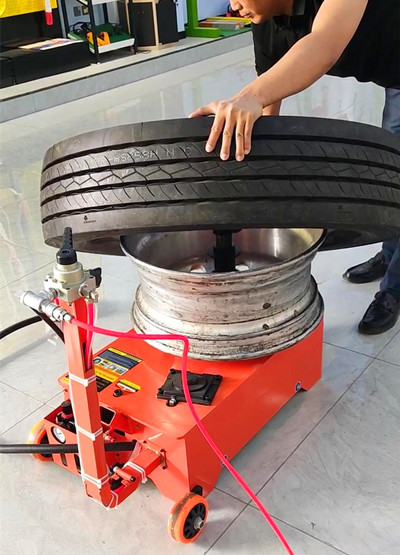 扒胎機